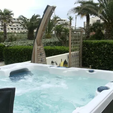 Jacuzzi Village Naturiste *